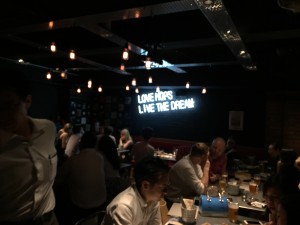 BREWDOG ROPPONGI 店内（テーブル）